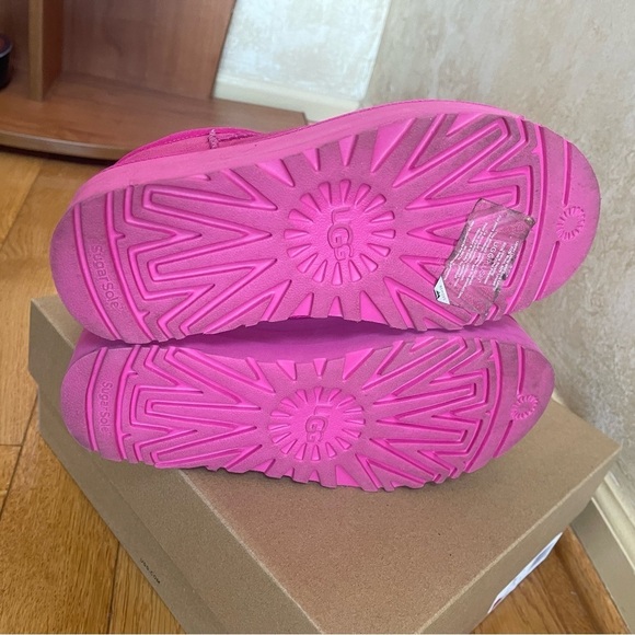 UGG CLASSIC ULTRA MINI PLATFORM BOOT TAFFY PINK FUCHSIA WOMENS SZ  US 7 EU 38 - Picture 12 of 14